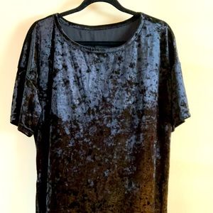 Black crushed velvet t-shirt , no tags